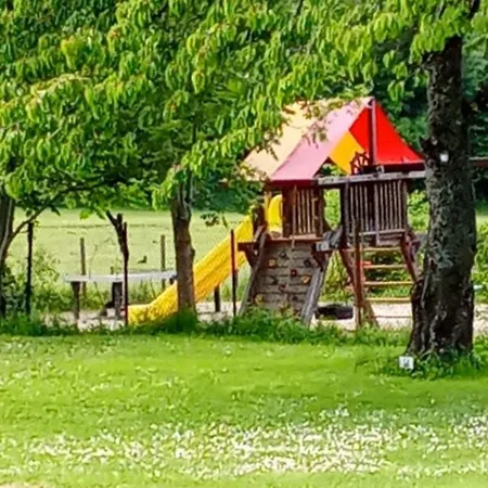 Campingplatz Mobil-home Avec Terrasse - 4 Pers. - Api-1-52-2000 Grand-Aigueblanche